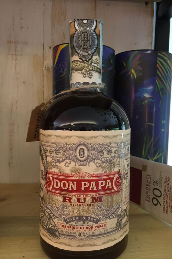 Elegant-spirit-bottle-packaging-featuring-premium-label-finishes